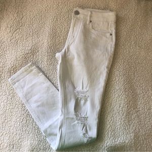 BOGO NWOT Refuge white distressed skinny jeans